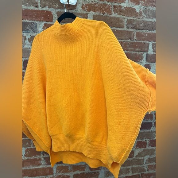 Bright orange sweater - Picture 8 of 10